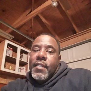 Meet your Posher, Derrick